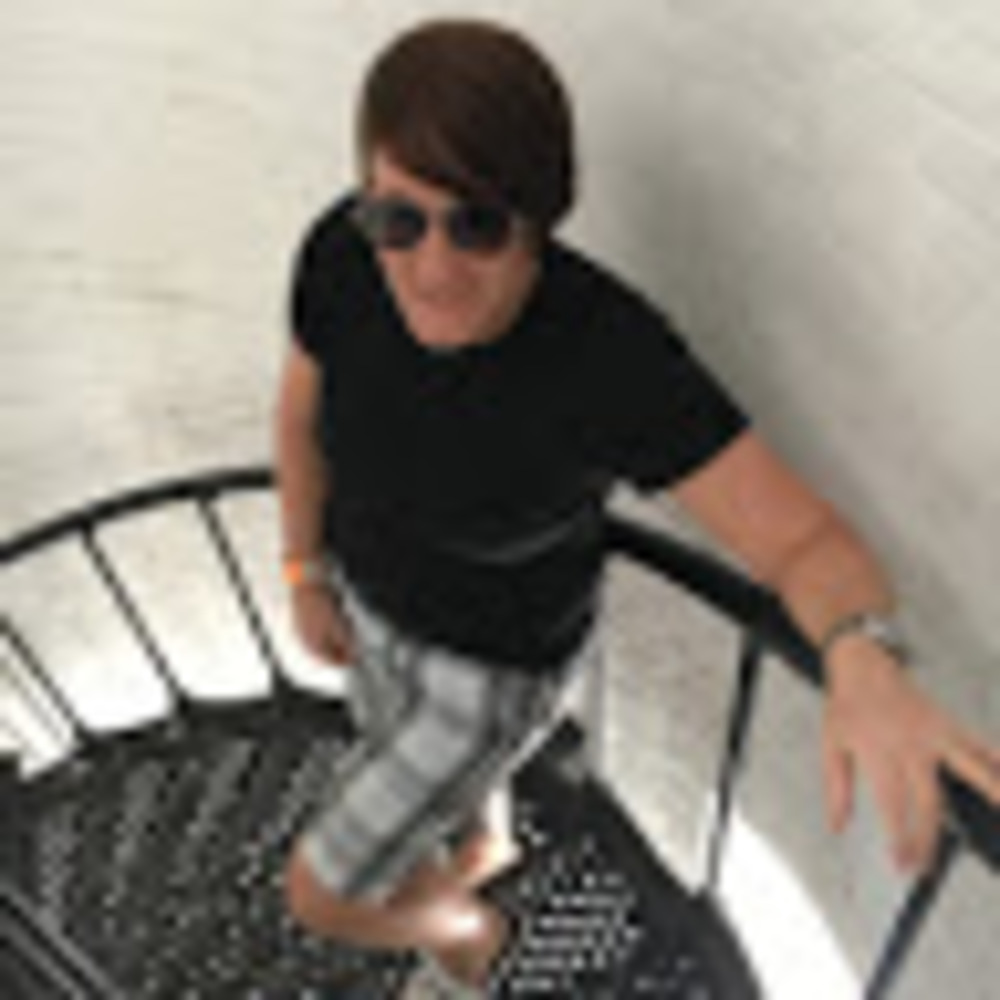 Meet your Posher, Rebecca